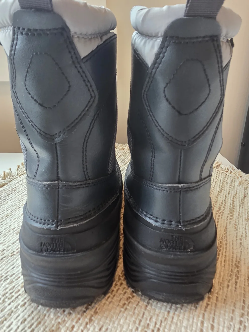 The North Face Kids Youth Size 3Y Grey Black Winter Snow Boots